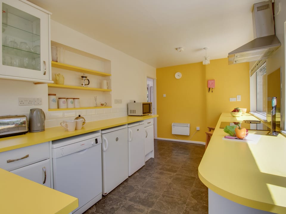 Cottage | Private kitchen | Stovetop, dishwasher, highchair, cookware/dishes/utensils