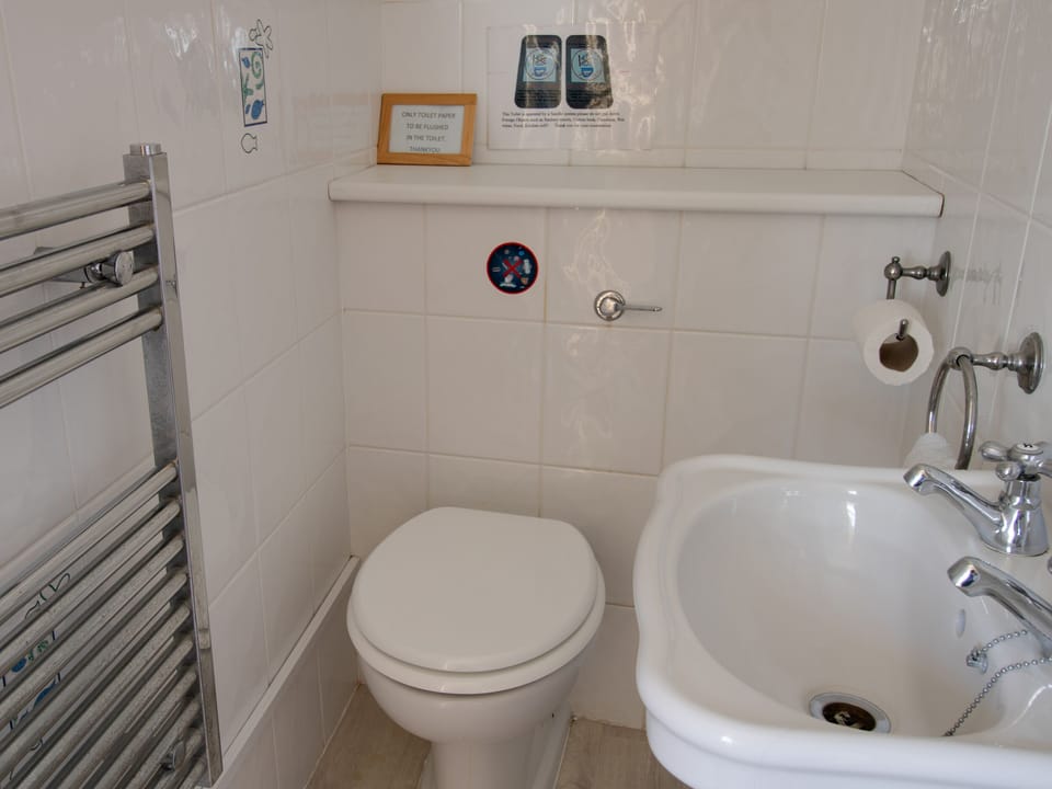 Waterson Cottage in West Dorset District