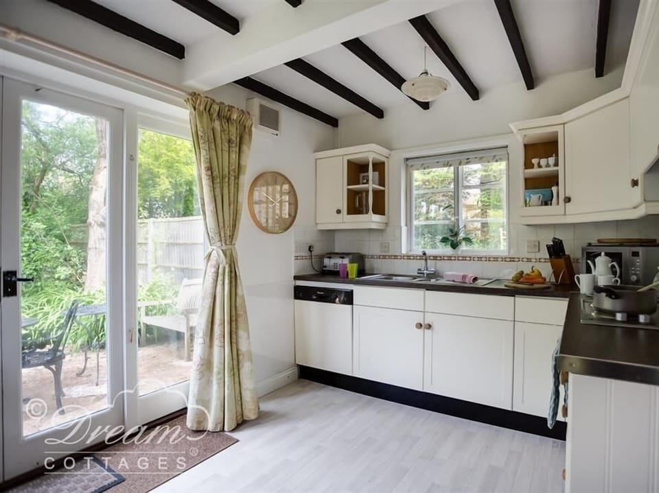 Cottage | Interior