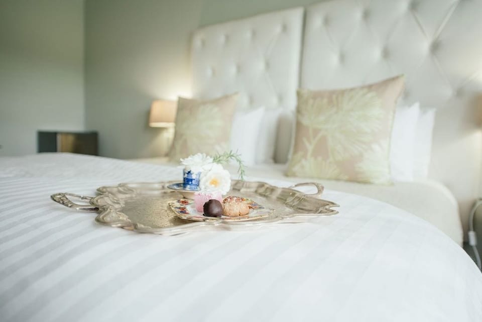 Luxury Room (2) | Minibar, desk, laptop workspace, free WiFi