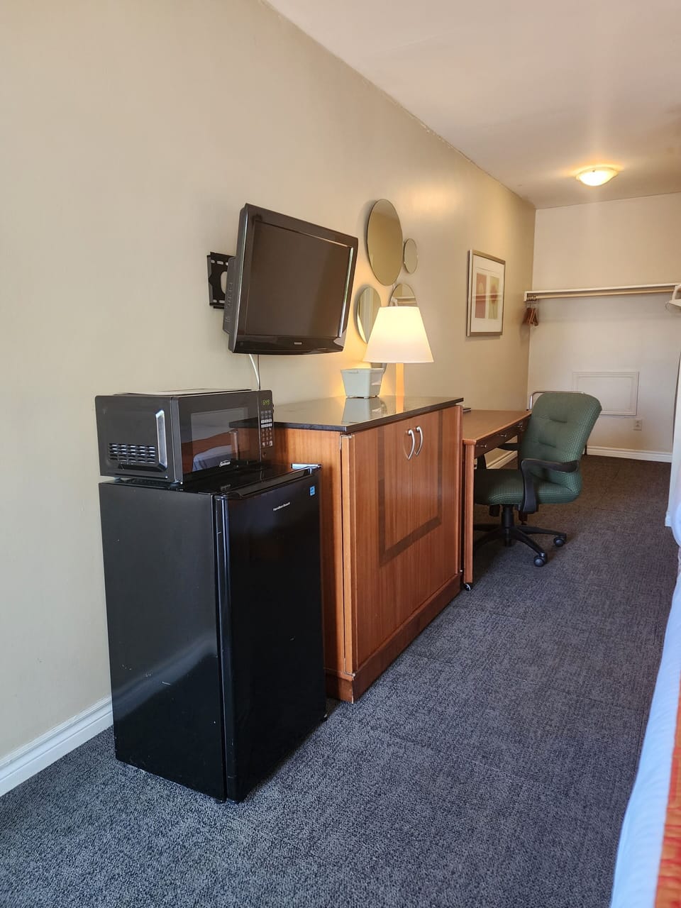 Room, 2 Double Beds, Accessible, Kitchen (Mobility) | Blackout drapes, iron/ironing board, rollaway beds (surcharge)