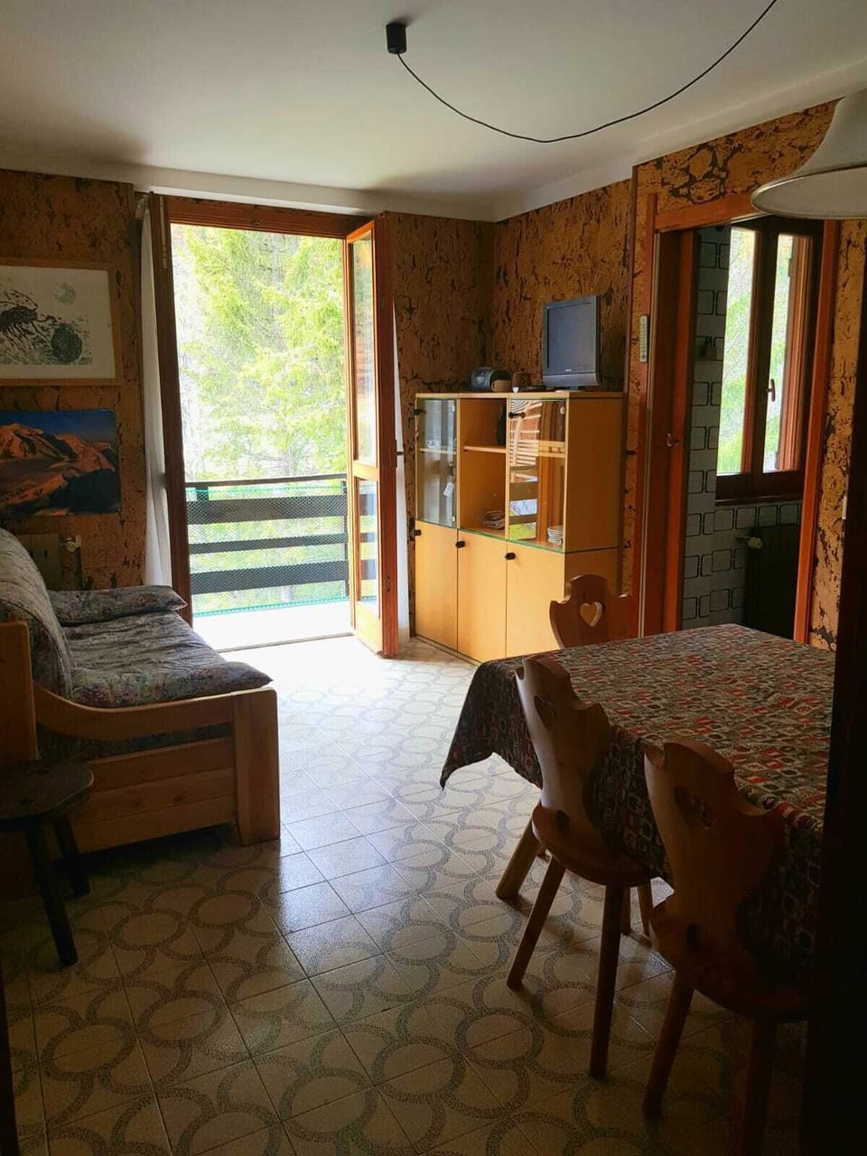 Apartment, 1 Bedroom, Mountain View | Living area | 21-inch flat-screen TV with digital channels, TV