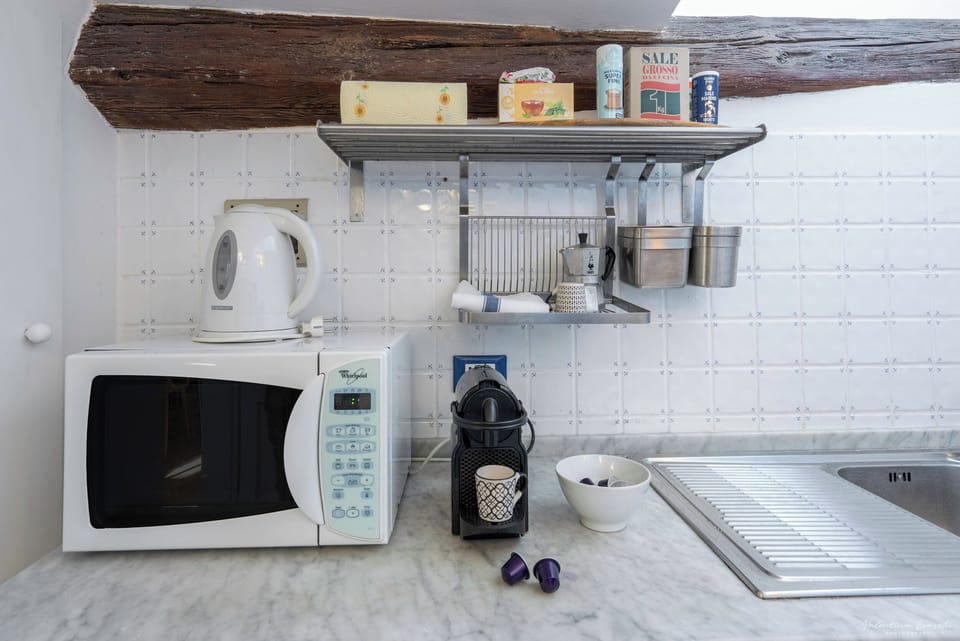Apartment, 2 Bedrooms | Private kitchen | Full-size fridge, microwave, oven, stovetop