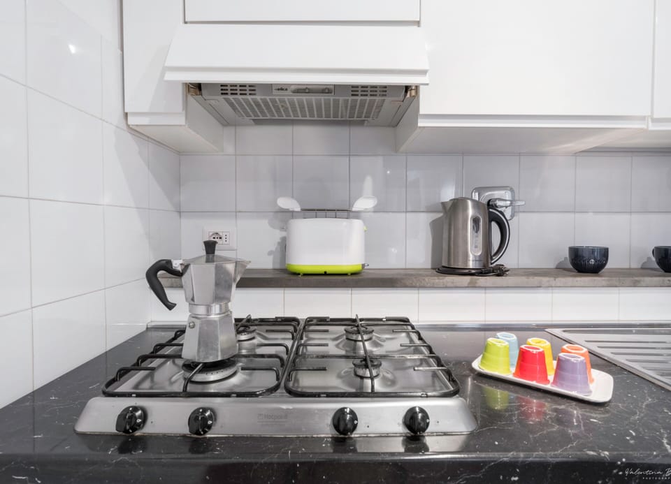 Apartment, 3 Bedrooms | Private kitchen | Full-size fridge, microwave, oven, stovetop
