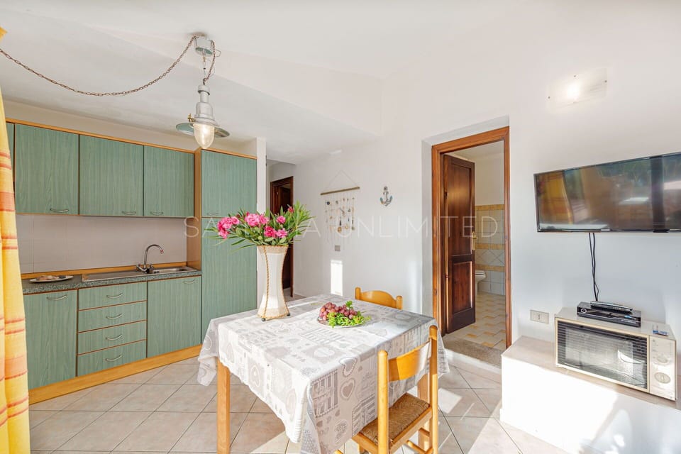Dining Room, Kitchen