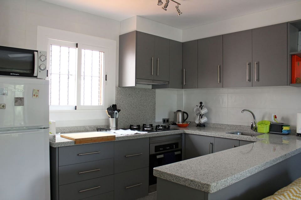 amazing new fully fitted kitchen