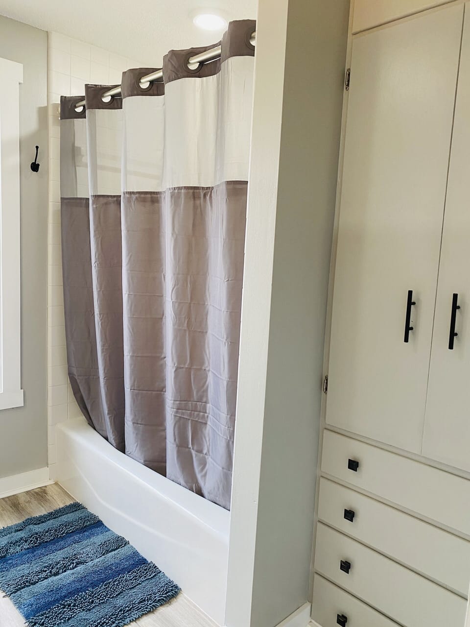 Upstairs bath 