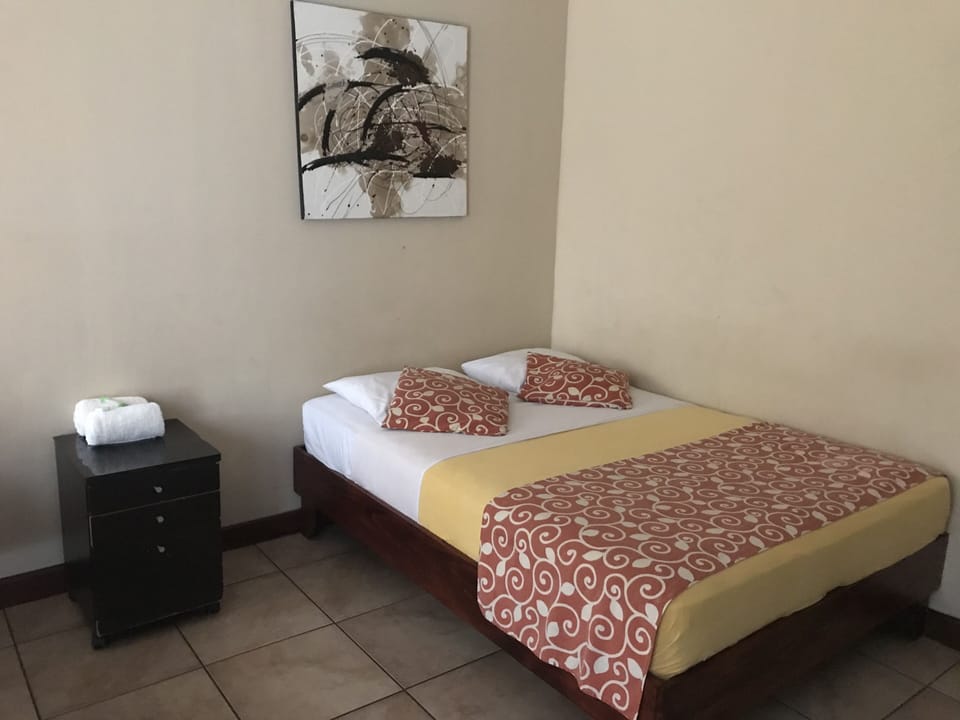 Basic Room | Free WiFi, bed sheets