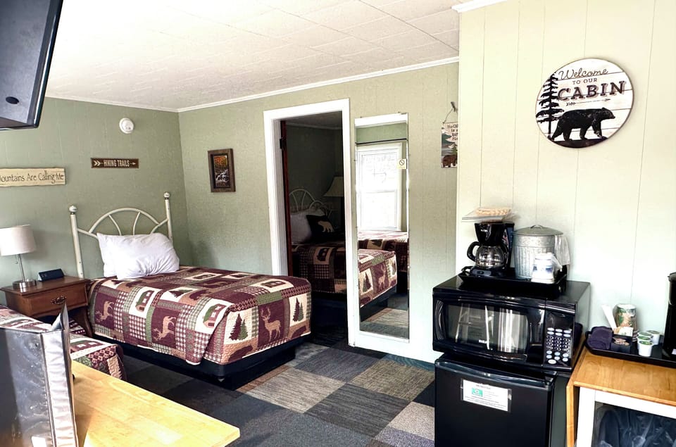 Traditional Cottage | Blackout drapes, iron/ironing board, cribs/infant beds, rollaway beds