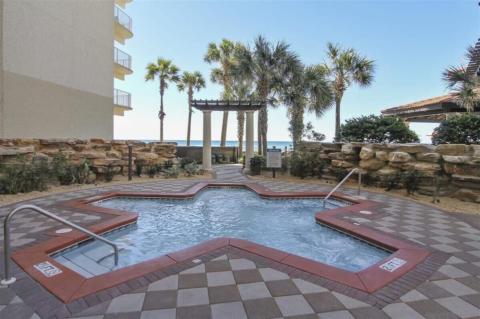 Amenity-Shores of Panama Hot Tub-IMG_7285.JPG