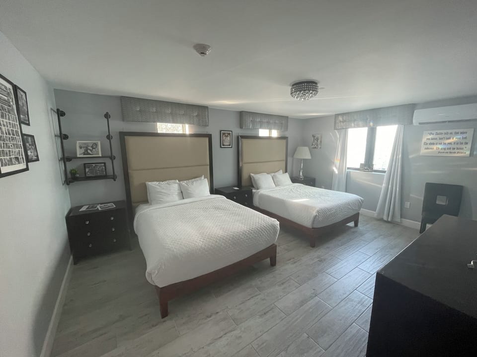 Comfort Double Room, 2 Queen Beds | Premium bedding, memory foam beds, iron/ironing board, WiFi (free)