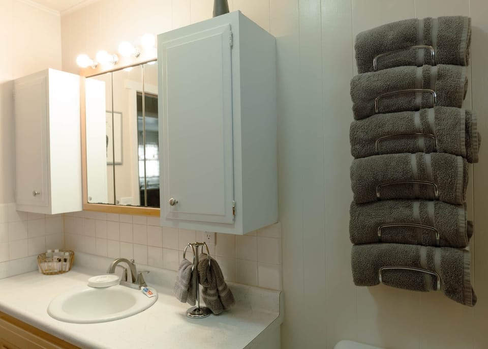 West Lodge Bathroom4