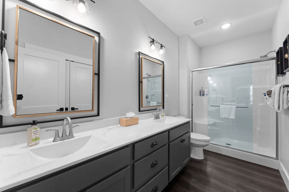 Bathroom 1 (ensuite to Bedroom 1)