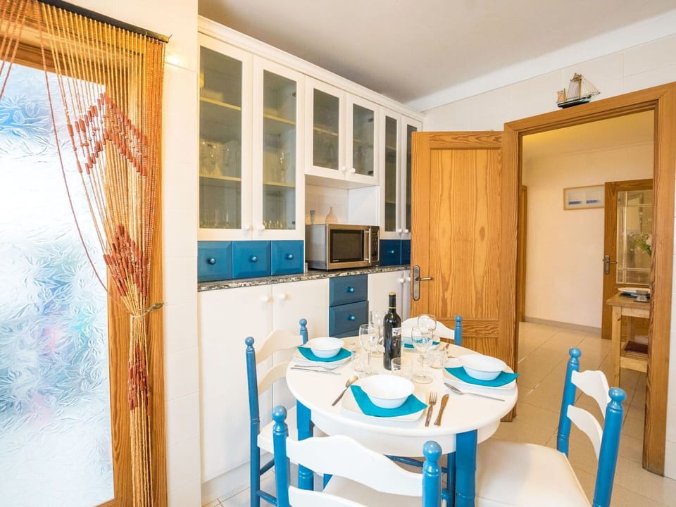 Room, Property, Furniture, Dining Room, Interior Design, Building, Turquoise, Real Estate, Table, House