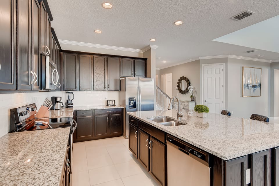Fully Stocked Kitchen just like home!