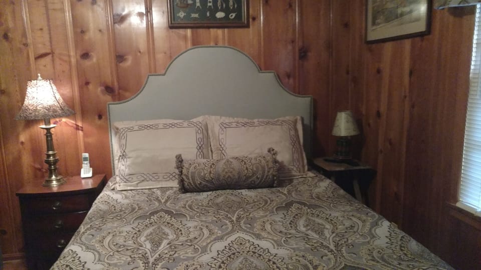 Queen bed