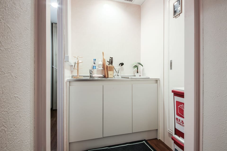 Privately Reserved for 7th Floor | Private kitchenette | Fridge, microwave, stovetop, cookware/dishes/utensils