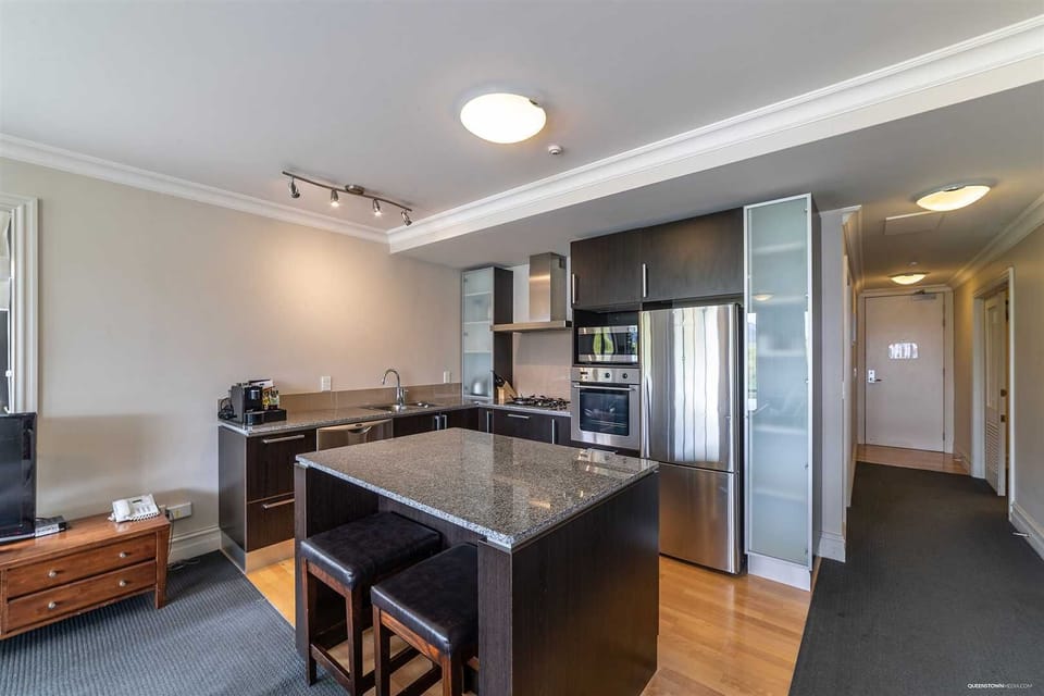 Private 2 Bedroom Deluxe Apartment | Private kitchen | Full-size fridge, microwave, oven, stovetop