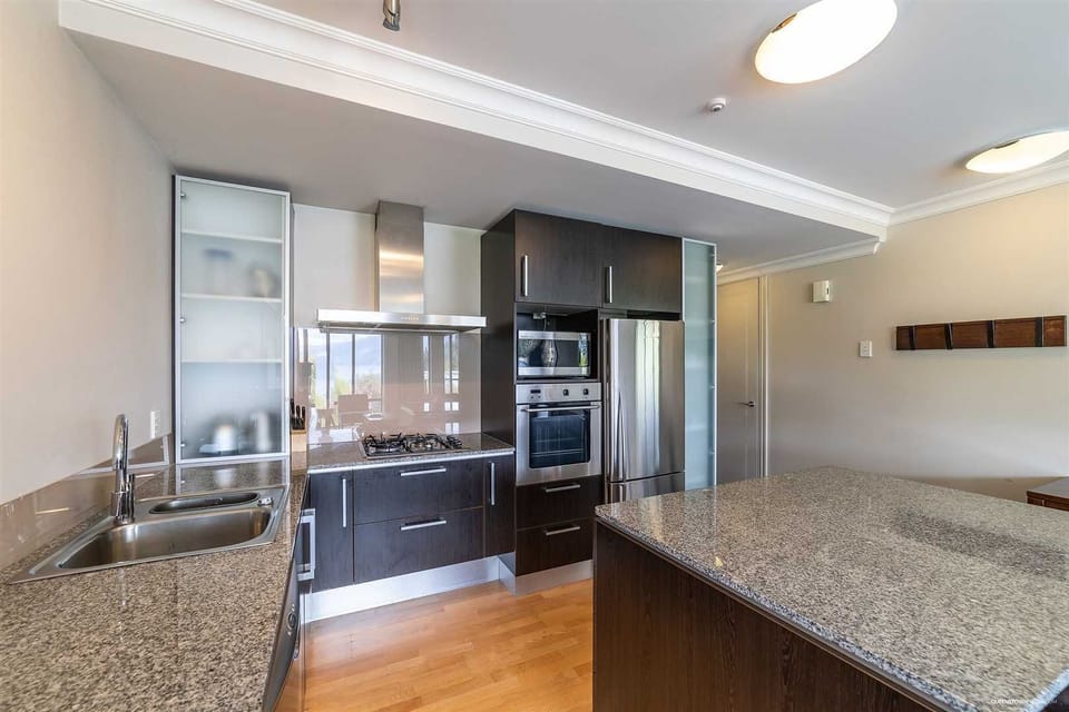 Private 2 Bedroom Deluxe Apartment | Private kitchen | Full-size fridge, microwave, oven, stovetop