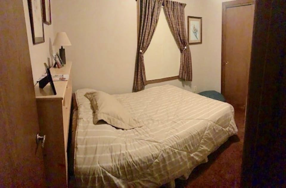 Bedroom 6 - 1 Double Bed