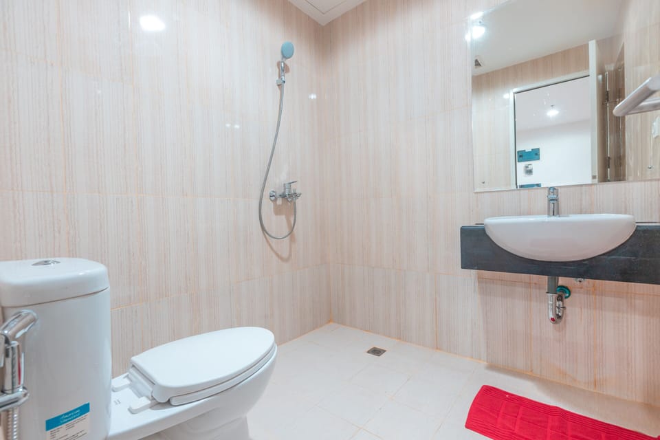 Shower, towels