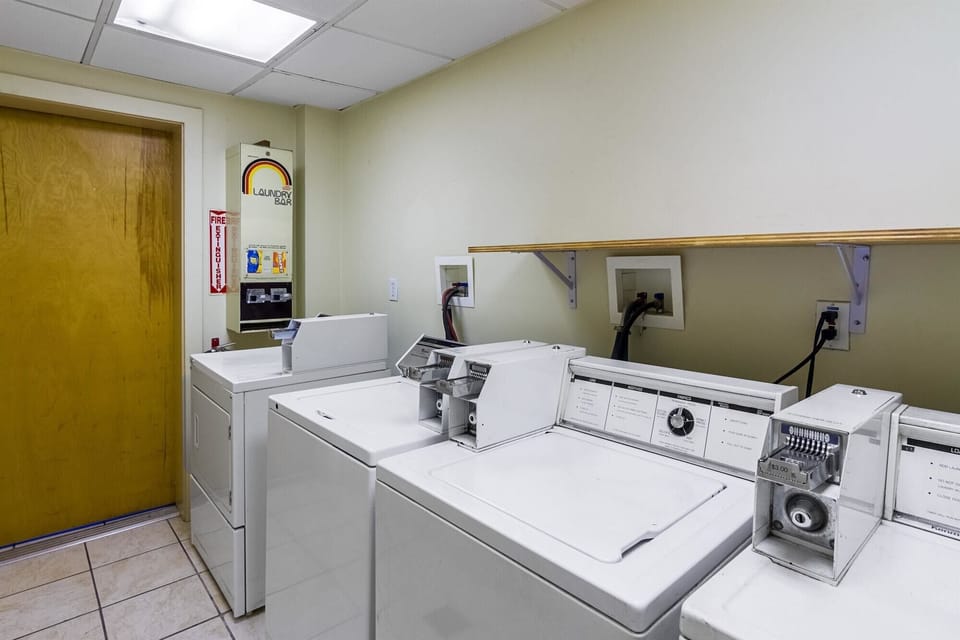 Motel 6 Groton, CT—Casinos Nearby Motel in New London