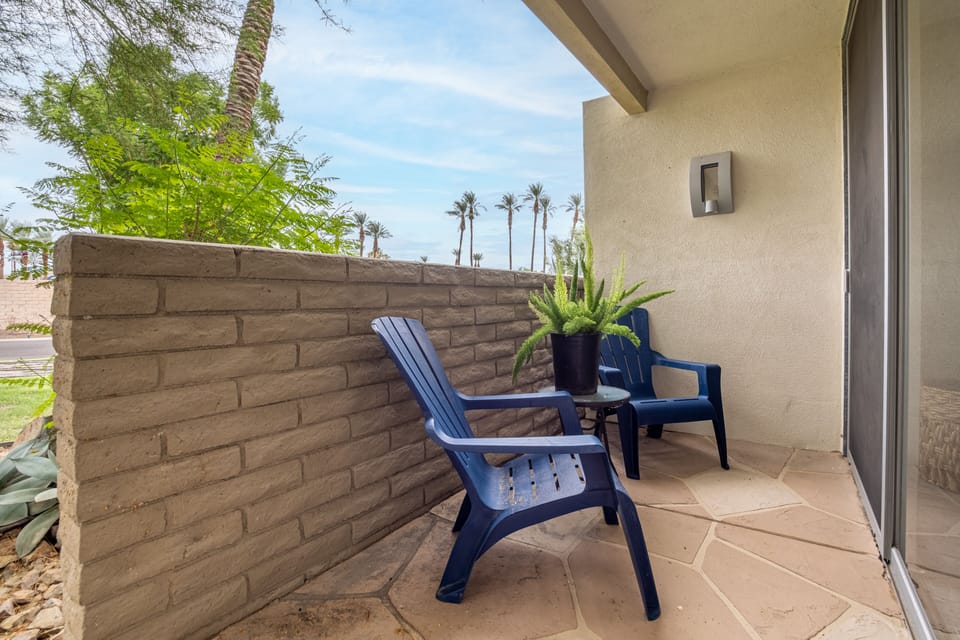 Guest bedroom patio