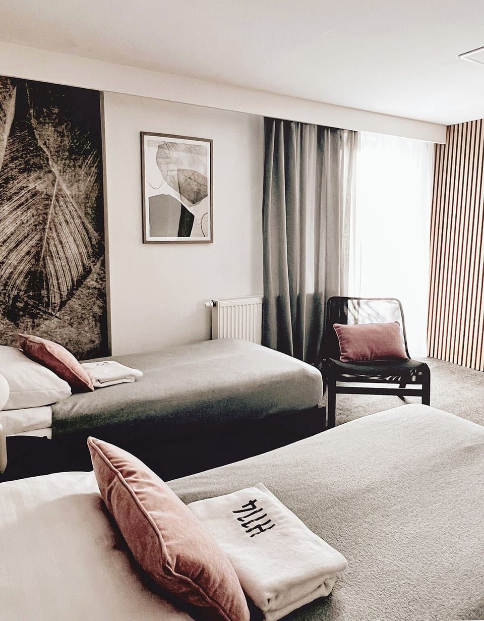 Business Twin Room (P7) | Free WiFi, bed sheets