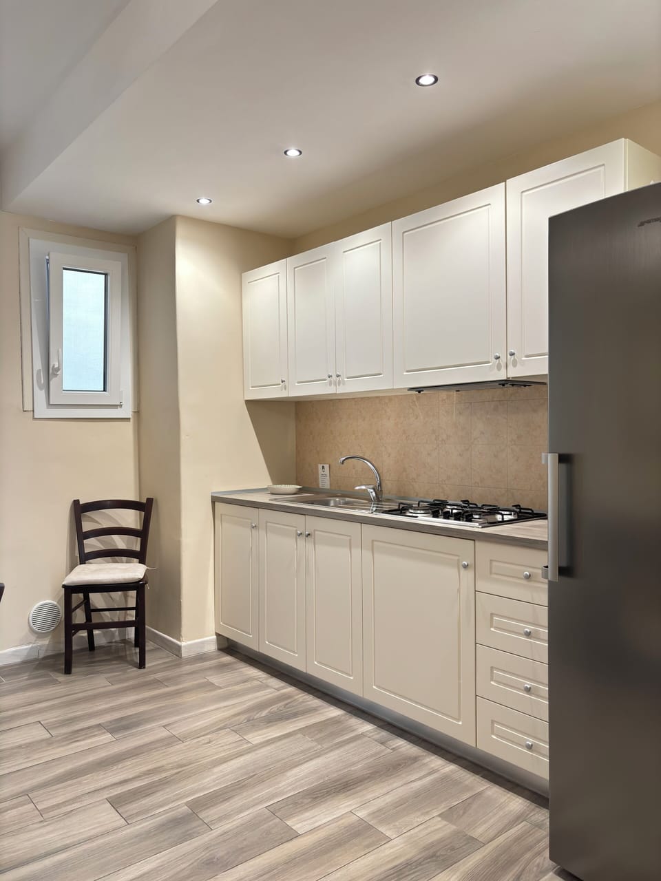 Comfort Apartment | Private kitchen | Fridge, stovetop, dishwasher, cookware/dishes/utensils