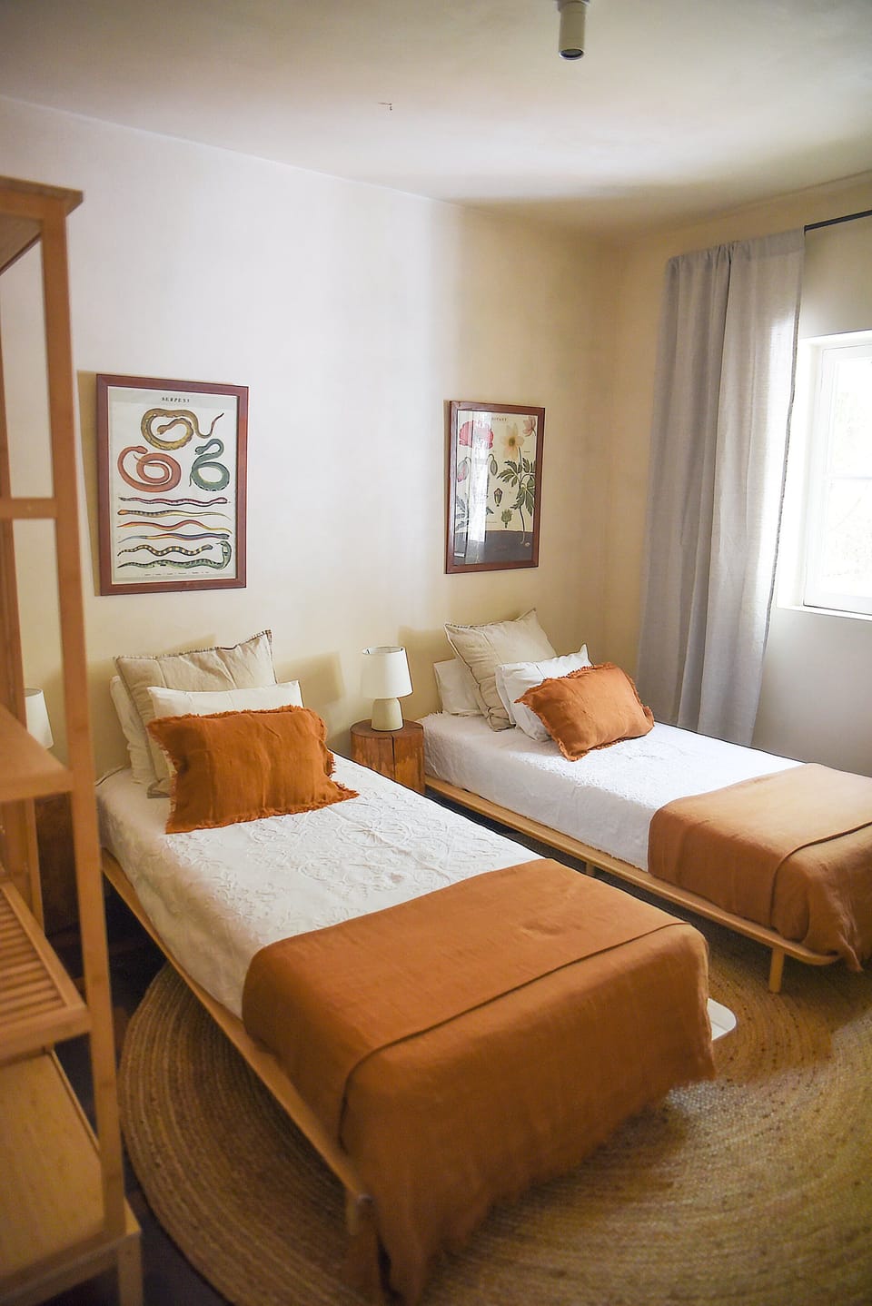 Cottage, 3 Bedrooms | Individually decorated, free cribs/infant beds, bed sheets