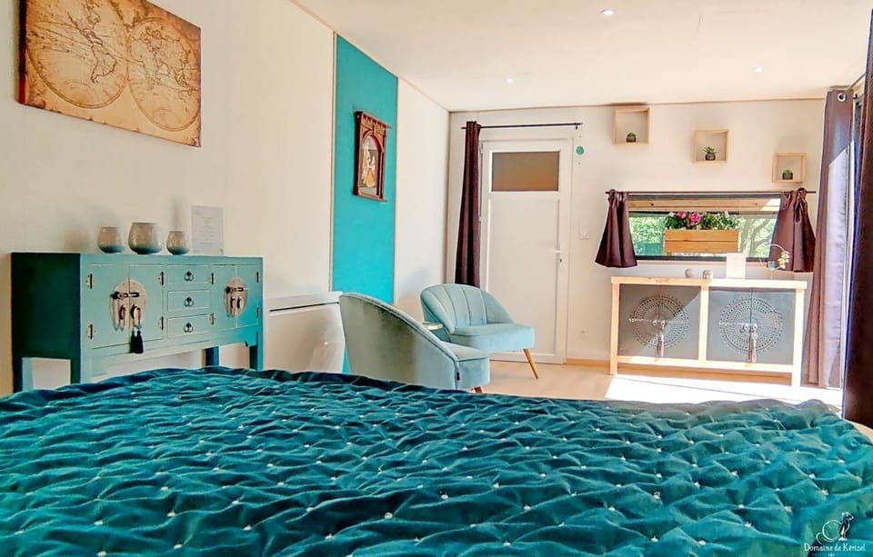 Deluxe Cabin | Premium bedding, blackout drapes, free WiFi