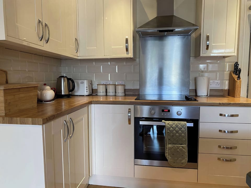 Dishwasher, cookware/dishes/utensils