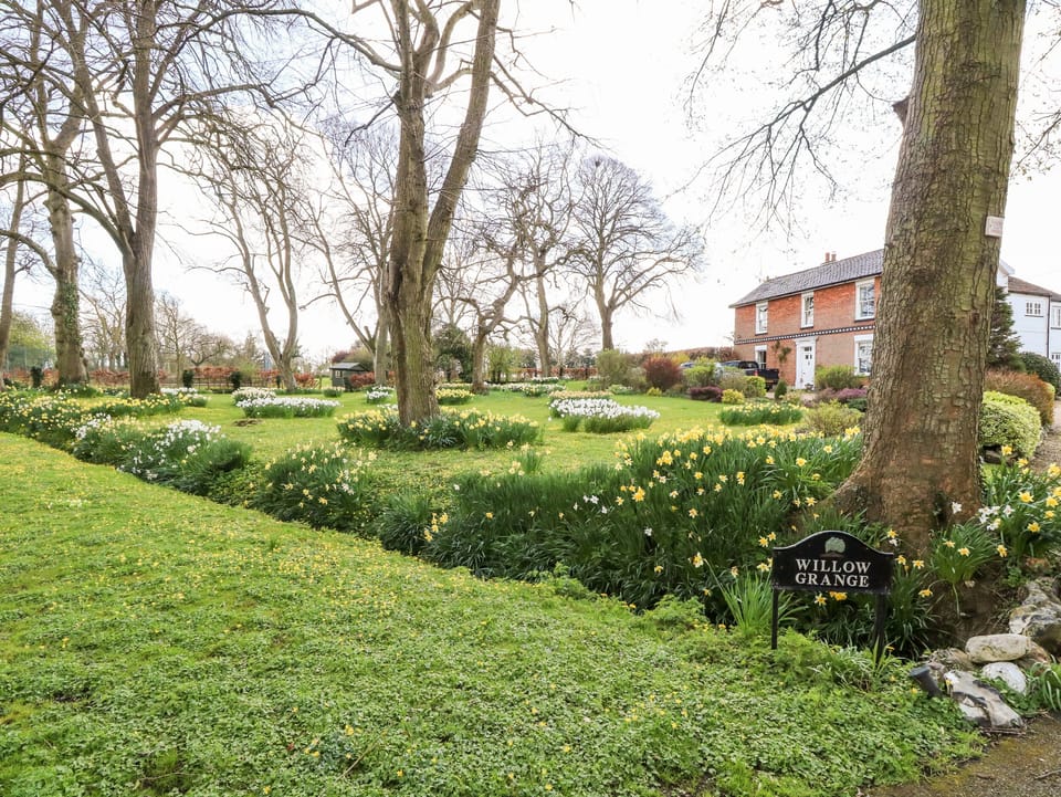 Cottage | Property grounds