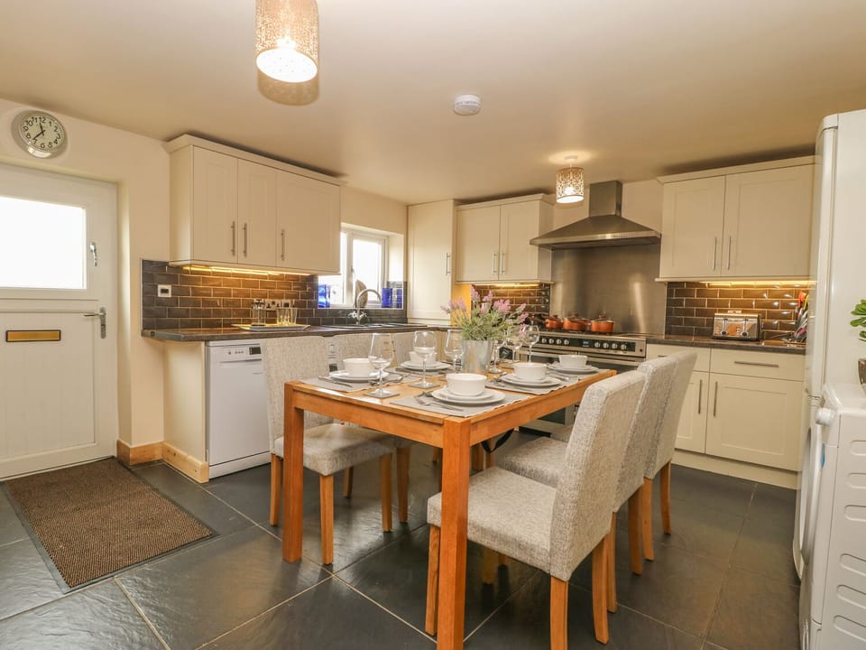 Cottage | Interior