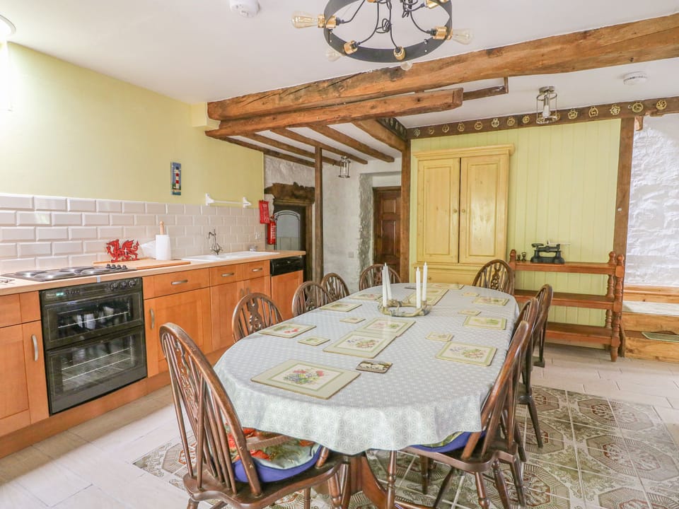 Cottage | Interior
