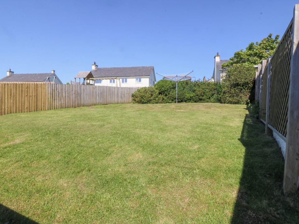 Cottage | Property grounds