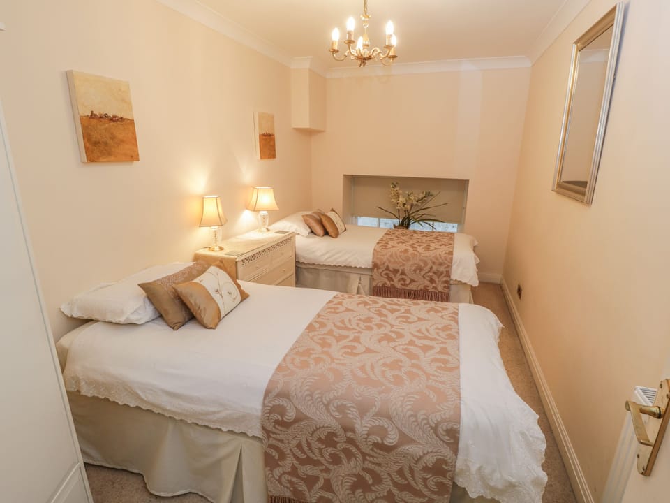 Cottage | 2 bedrooms, individually decorated, individually furnished, free WiFi