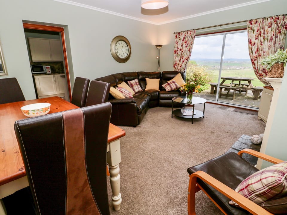 Cottage | Living area | TV