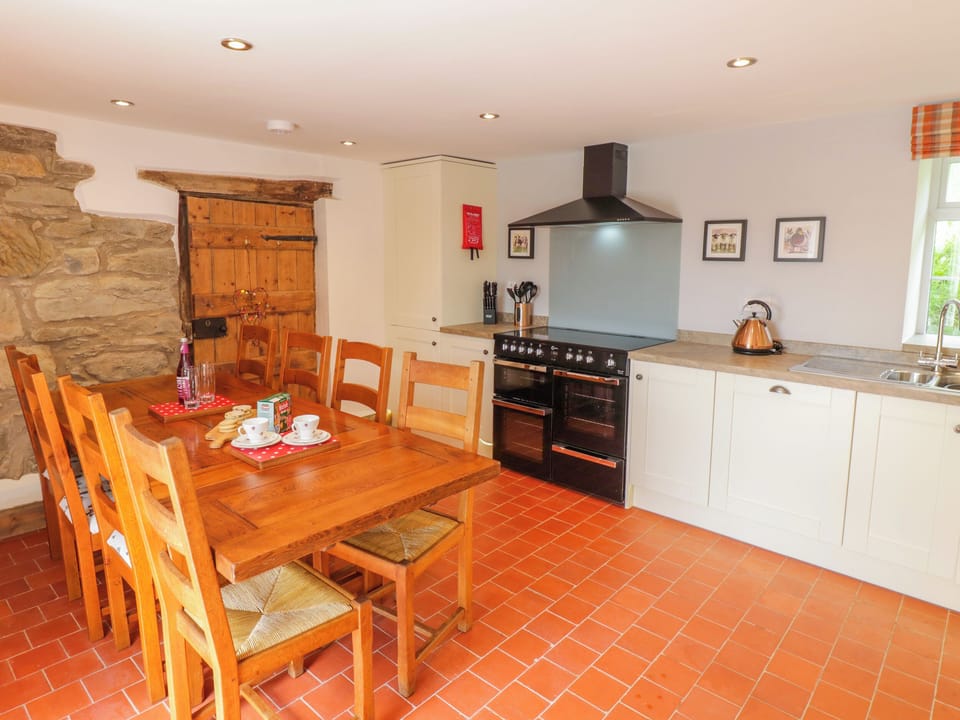 Cottage | Interior