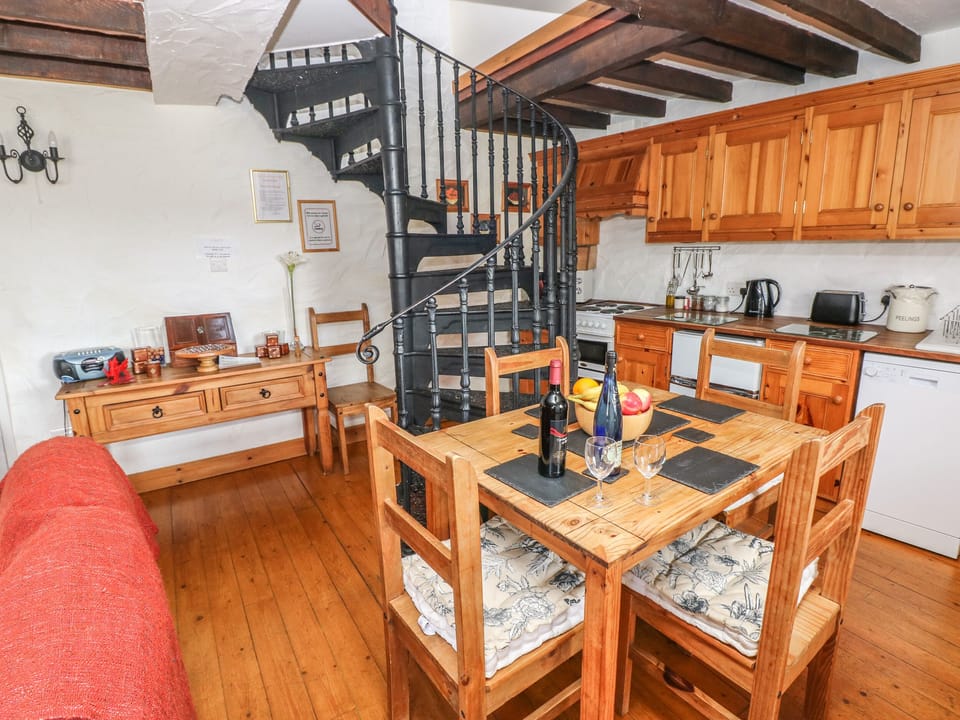 Cottage | Interior