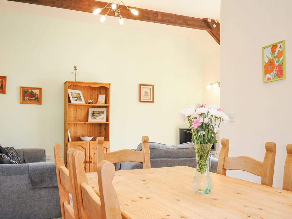 Cottage | Dining