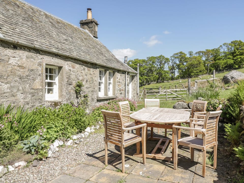 Cottage | Outdoor dining