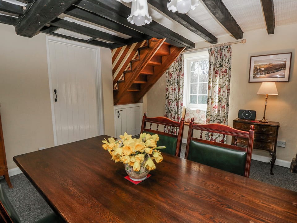 Cottage | Interior
