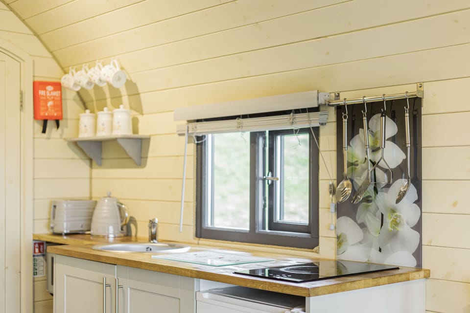 Cottage | Private kitchen | Cookware/dishes/utensils