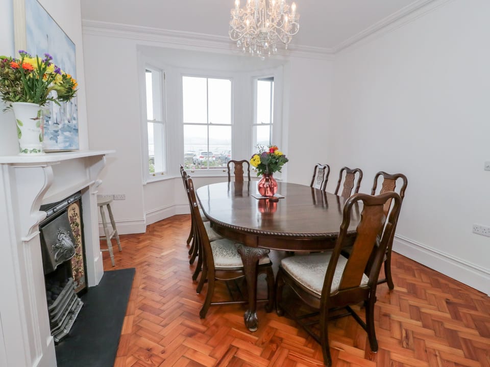 Cottage | Interior