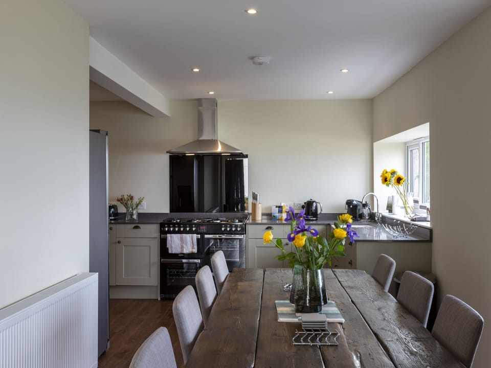 Cottage | Private kitchen | Fridge, microwave, stovetop, dishwasher