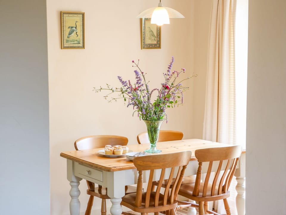 Cottage | Private kitchen | Fridge, microwave, dishwasher, highchair