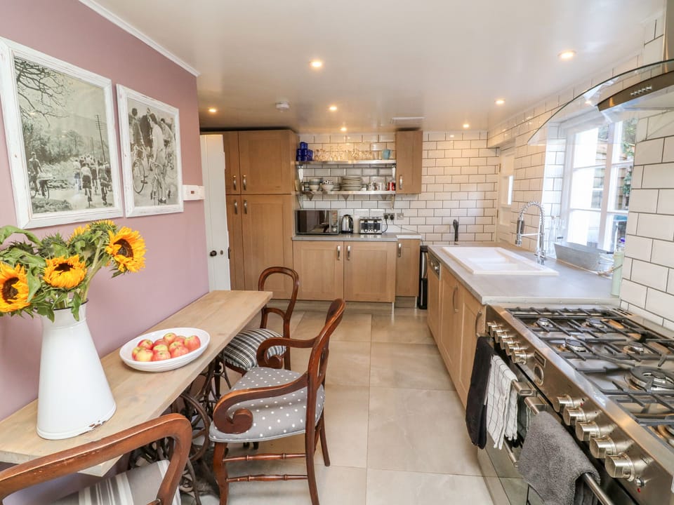 Cottage | Interior