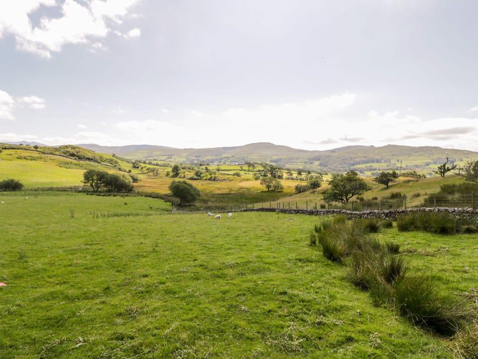 Cottage | Property grounds