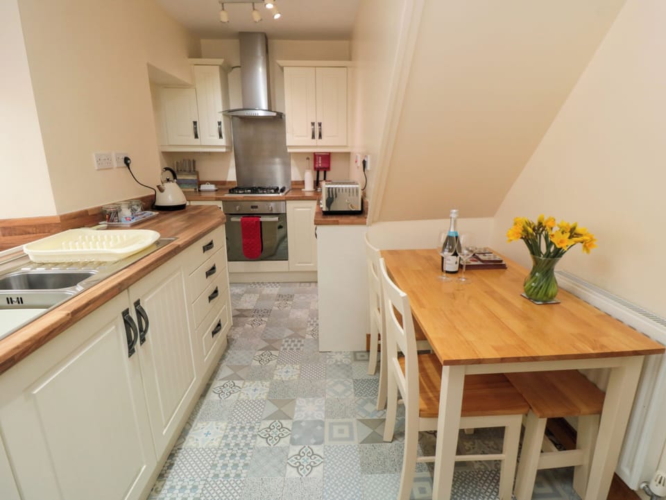 Cottage | Private kitchen | Highchair, cookware/dishes/utensils